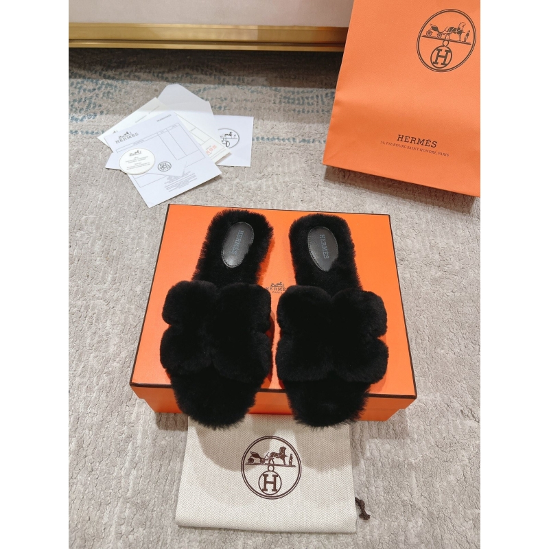 H**mes slippers